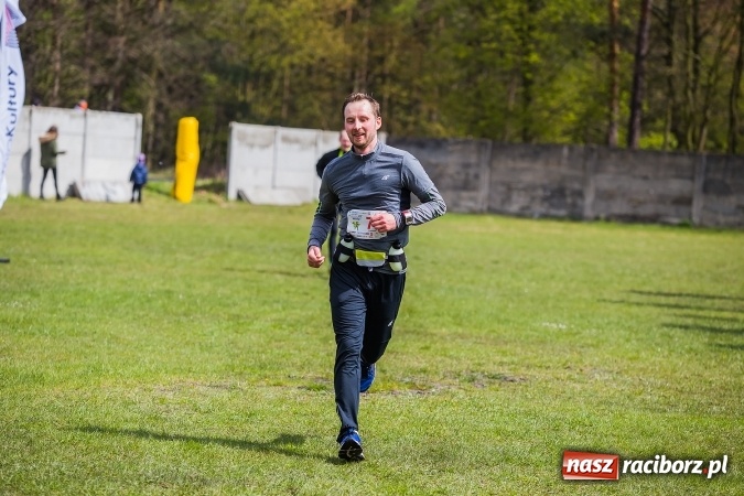 Zdjęcie w galerii na portalu naszraciborz.pl: Mateusz Wolnik zwycięzcą II P&oacute;łmaratonu Leśnego Rafamet 2017 w Kuźni Raciborskiej wiadomości z regionu
