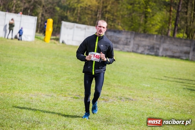 Zdjęcie w galerii na portalu naszraciborz.pl: Mateusz Wolnik zwycięzcą II P&oacute;łmaratonu Leśnego Rafamet 2017 w Kuźni Raciborskiej wiadomości z regionu