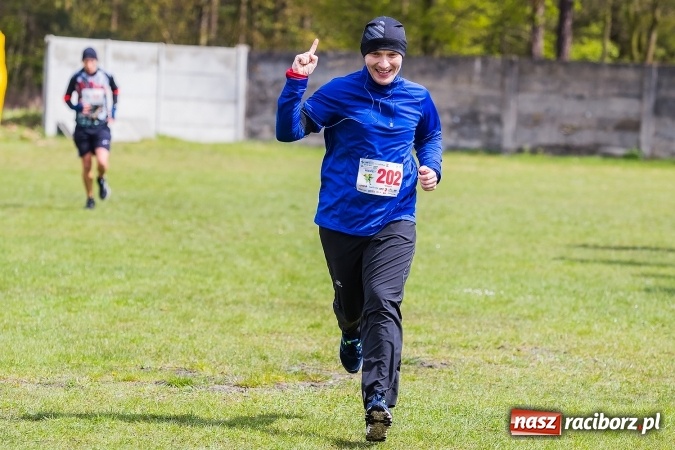 Zdjęcie w galerii na portalu naszraciborz.pl: Mateusz Wolnik zwycięzcą II P&oacute;łmaratonu Leśnego Rafamet 2017 w Kuźni Raciborskiej wiadomości z regionu