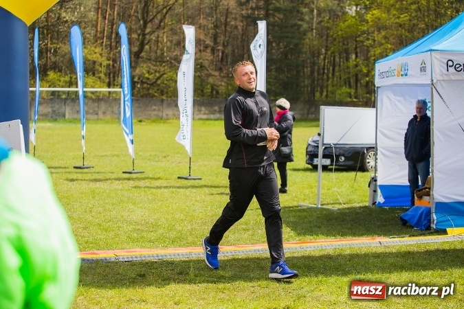 Zdjęcie w galerii na portalu naszraciborz.pl: Mateusz Wolnik zwycięzcą II P&oacute;łmaratonu Leśnego Rafamet 2017 w Kuźni Raciborskiej wiadomości z regionu