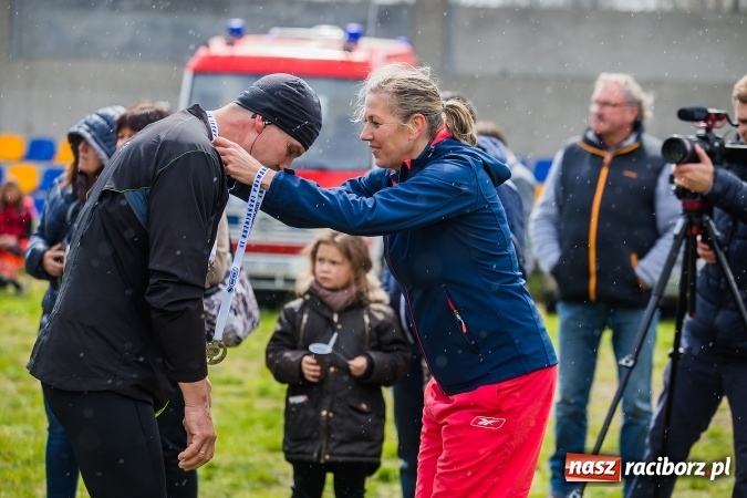 Zdjęcie w galerii na portalu naszraciborz.pl: Mateusz Wolnik zwycięzcą II P&oacute;łmaratonu Leśnego Rafamet 2017 w Kuźni Raciborskiej wiadomości z regionu