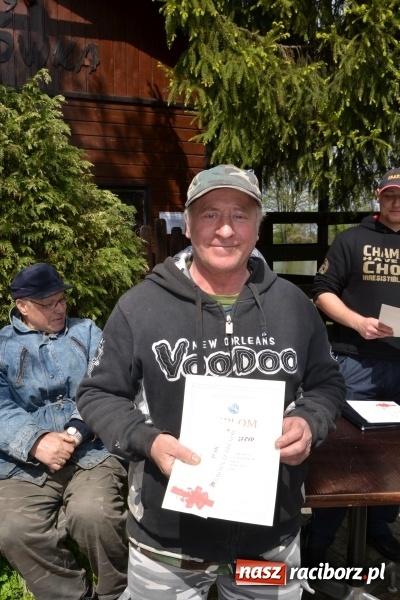 Zdjęcie w galerii na portalu naszraciborz.pl: Deszcz, grad, wiatr, czasem słońce na otwarcie sezonu wędkarskiego w Tworkowie  wiadomości z regionu