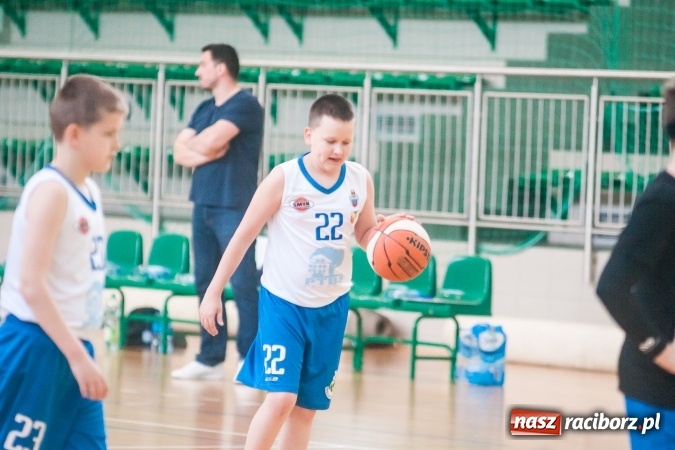 Zdjęcie w galerii na portalu naszraciborz.pl: Dwa zwycięstwa młodych koszykarzy Ofensywy wiadomości z regionu