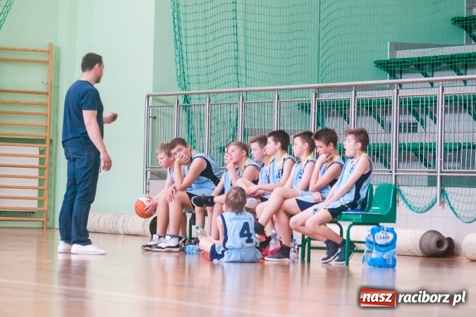 Zdjęcie w galerii na portalu naszraciborz.pl: Dwa zwycięstwa młodych koszykarzy Ofensywy wiadomości z regionu