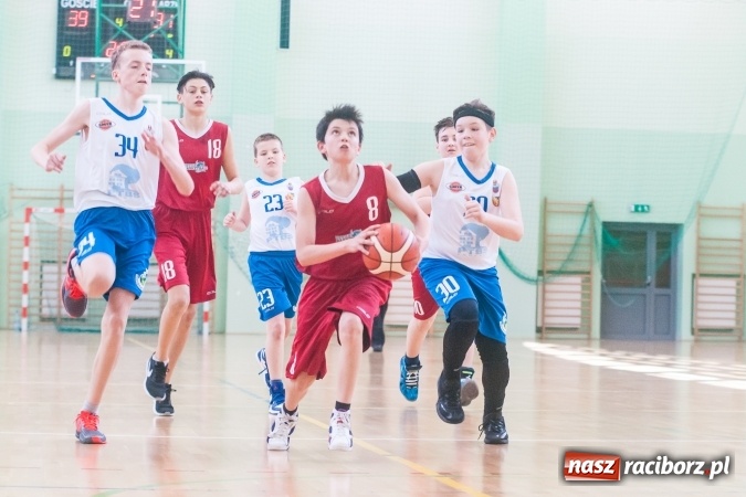 Zdjęcie w galerii na portalu naszraciborz.pl: Dwa zwycięstwa młodych koszykarzy Ofensywy wiadomości z regionu