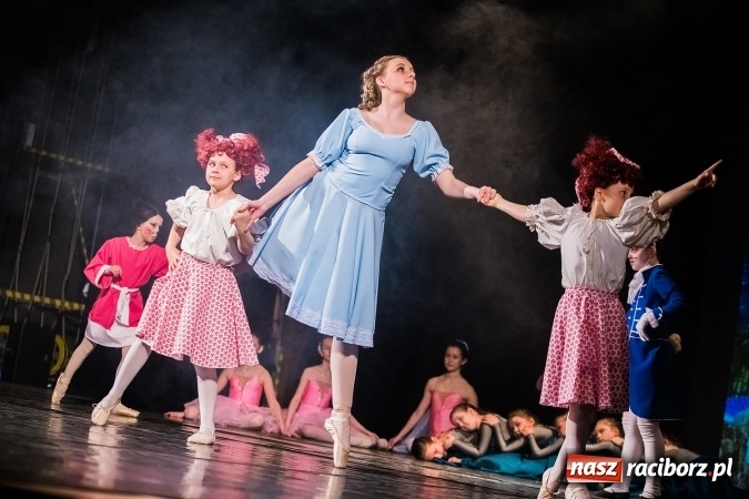 Zdjęcie w galerii na portalu naszraciborz.pl: Alicja w Krainie Czarów w Raciborskim Centrum Kultury wiadomości z regionu