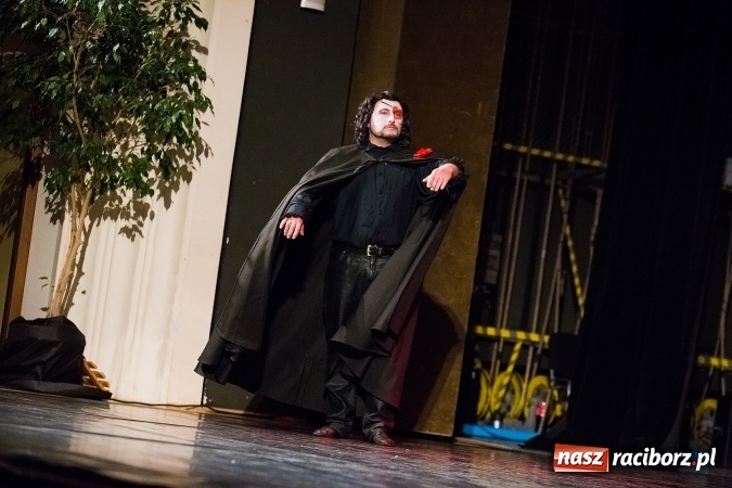 Zdjęcie w galerii na portalu naszraciborz.pl: Alicja w Krainie Czarów w Raciborskim Centrum Kultury wiadomości z regionu