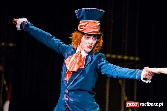 Zdjęcie w galerii na portalu naszraciborz.pl: Alicja w Krainie Czarów w Raciborskim Centrum Kultury wiadomości z regionu