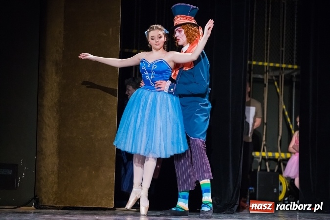 Zdjęcie w galerii na portalu naszraciborz.pl: Alicja w Krainie Czarów w Raciborskim Centrum Kultury wiadomości z regionu