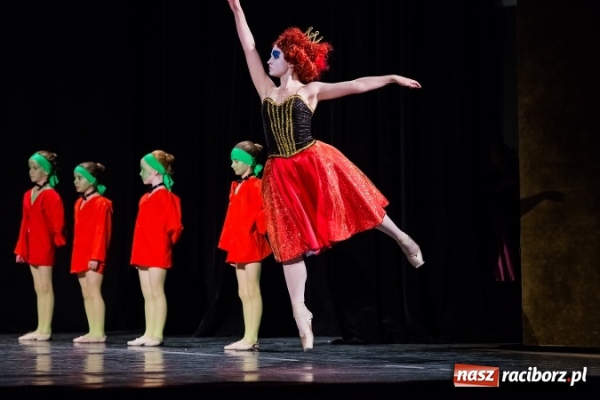 Zdjęcie w galerii na portalu naszraciborz.pl: Alicja w Krainie Czarów w Raciborskim Centrum Kultury wiadomości z regionu