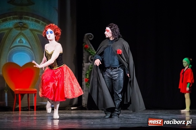 Zdjęcie w galerii na portalu naszraciborz.pl: Alicja w Krainie Czarów w Raciborskim Centrum Kultury wiadomości z regionu