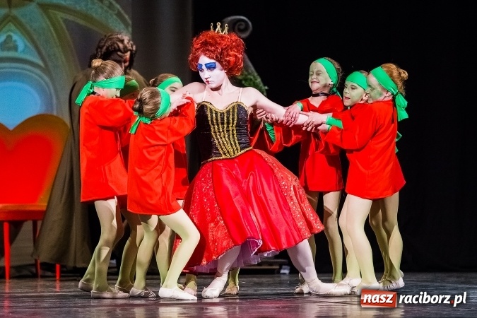 Zdjęcie w galerii na portalu naszraciborz.pl: Alicja w Krainie Czarów w Raciborskim Centrum Kultury wiadomości z regionu