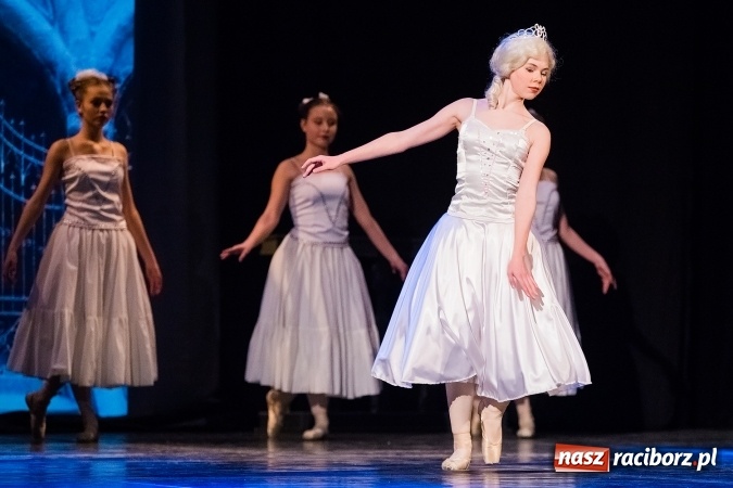 Zdjęcie w galerii na portalu naszraciborz.pl: Alicja w Krainie Czarów w Raciborskim Centrum Kultury wiadomości z regionu