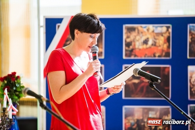 Zdjęcie w galerii na portalu naszraciborz.pl: Głośne czytanie w Szkole Podstawowej nr 13 wiadomości z regionu
