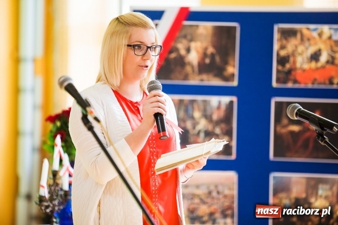 Zdjęcie w galerii na portalu naszraciborz.pl: Głośne czytanie w Szkole Podstawowej nr 13 wiadomości z regionu