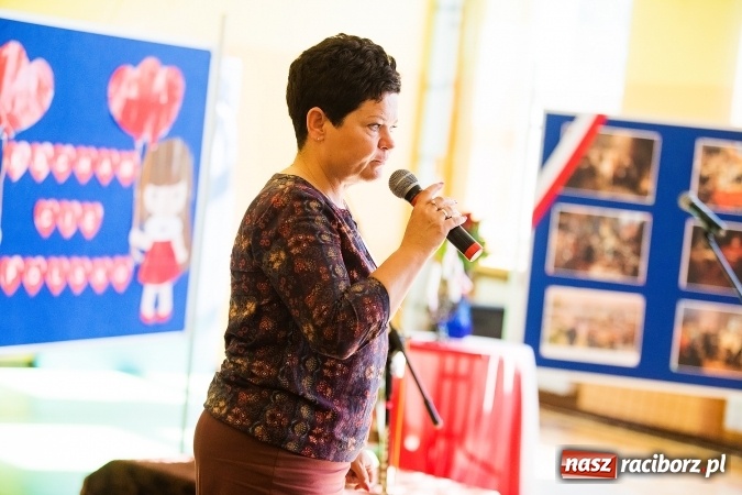 Zdjęcie w galerii na portalu naszraciborz.pl: Głośne czytanie w Szkole Podstawowej nr 13 wiadomości z regionu