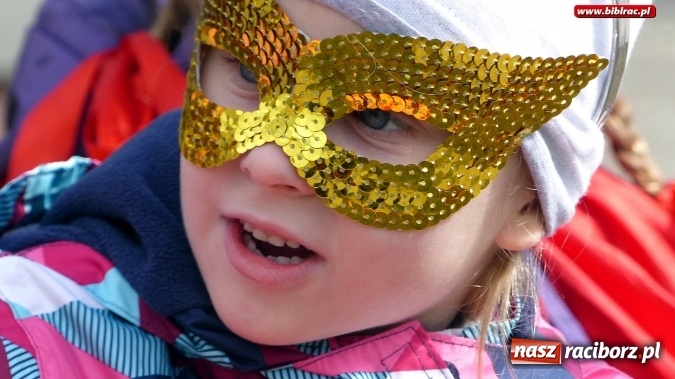 Zdjęcie w galerii na portalu naszraciborz.pl: Parada bajkowych postaci w Brzeziu  wiadomości z regionu
