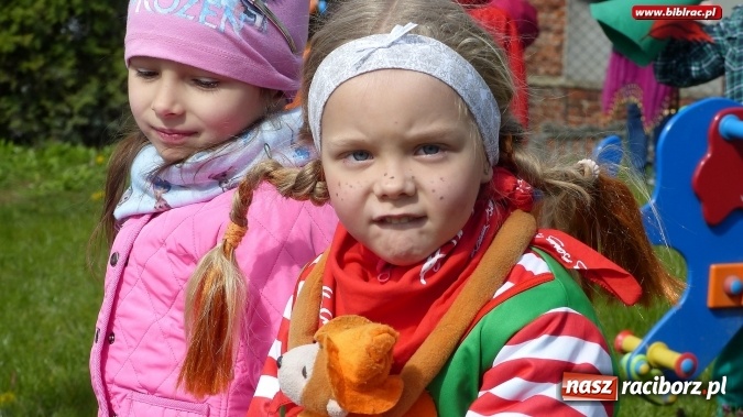 Zdjęcie w galerii na portalu naszraciborz.pl: Parada bajkowych postaci w Brzeziu  wiadomości z regionu