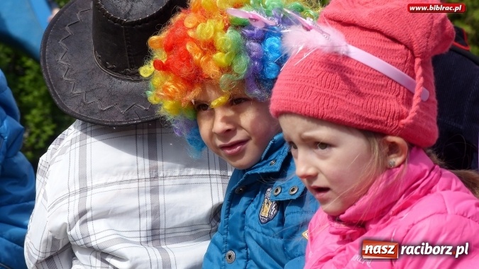 Zdjęcie w galerii na portalu naszraciborz.pl: Parada bajkowych postaci w Brzeziu  wiadomości z regionu