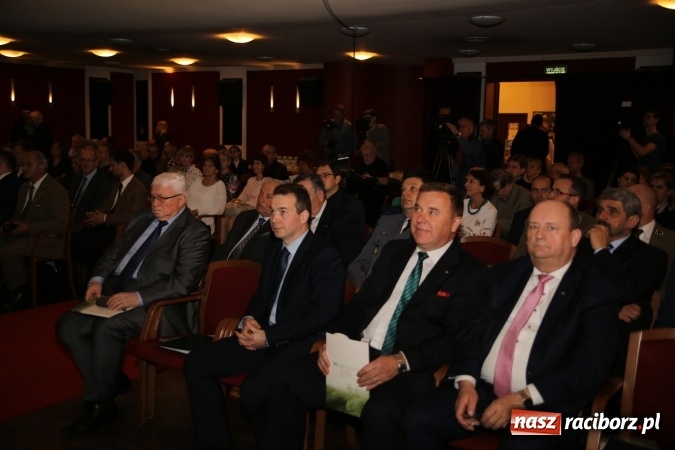 Zdjęcie w galerii na portalu naszraciborz.pl: Zielone czeki 2017 wręczone. Sunex z Raciborza wśród wyróżnionych wiadomości z regionu