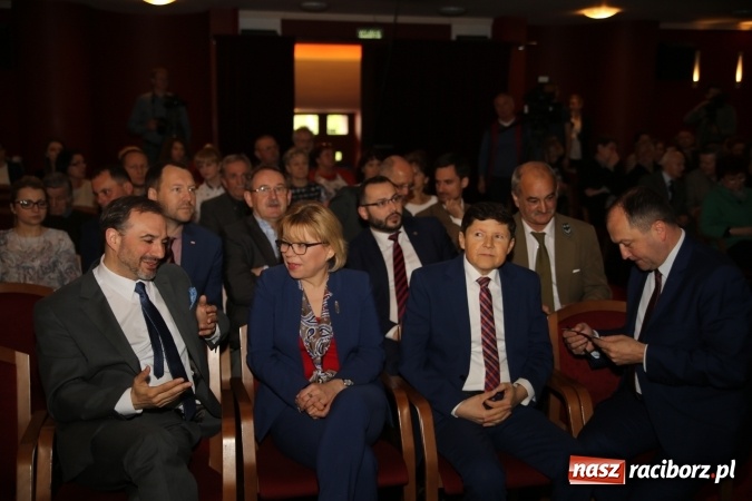 Zdjęcie w galerii na portalu naszraciborz.pl: Zielone czeki 2017 wręczone. Sunex z Raciborza wśród wyróżnionych wiadomości z regionu