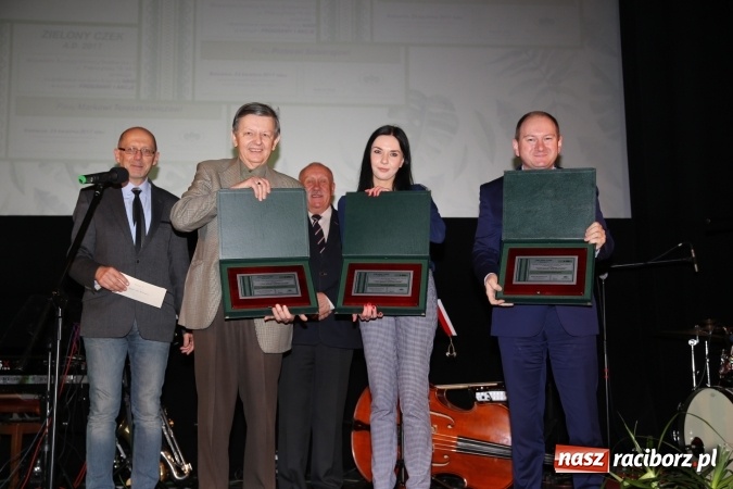 Zdjęcie w galerii na portalu naszraciborz.pl: Zielone czeki 2017 wręczone. Sunex z Raciborza wśród wyróżnionych wiadomości z regionu