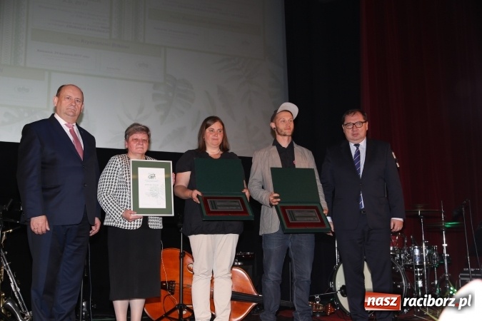 Zdjęcie w galerii na portalu naszraciborz.pl: Zielone czeki 2017 wręczone. Sunex z Raciborza wśród wyróżnionych wiadomości z regionu