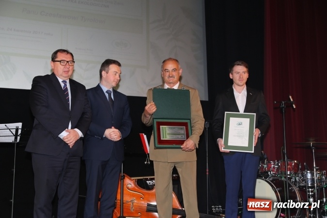 Zdjęcie w galerii na portalu naszraciborz.pl: Zielone czeki 2017 wręczone. Sunex z Raciborza wśród wyróżnionych wiadomości z regionu