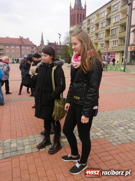 Zdjęcie w galerii na portalu naszraciborz.pl: Uczennice Gimnazjum nr 5 laureatkami wojew&oacute;dzkich eliminacji og&oacute;lnopolskiego konkursu krajoznawczego wiadomości z regionu