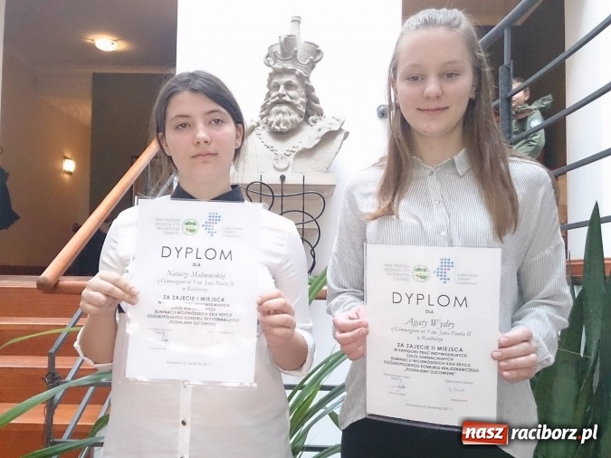 Zdjęcie w galerii na portalu naszraciborz.pl: Uczennice Gimnazjum nr 5 laureatkami wojew&oacute;dzkich eliminacji og&oacute;lnopolskiego konkursu krajoznawczego wiadomości z regionu