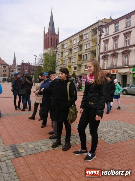 Zdjęcie w galerii na portalu naszraciborz.pl: Uczennice Gimnazjum nr 5 laureatkami wojew&oacute;dzkich eliminacji og&oacute;lnopolskiego konkursu krajoznawczego wiadomości z regionu