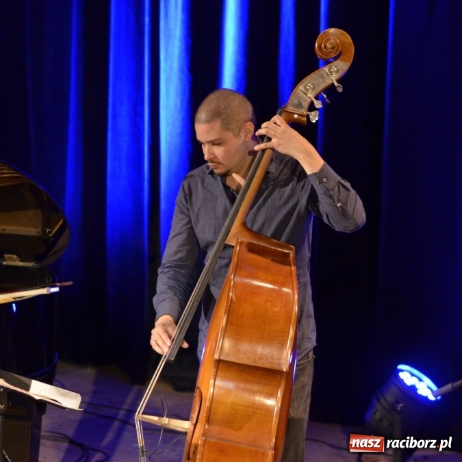 Zdjęcie w galerii na portalu naszraciborz.pl: Ballads for Ella - jazzowy wieczór w Raciborskim Centrum Kultury wiadomości z regionu