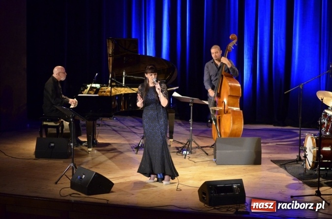 Zdjęcie w galerii na portalu naszraciborz.pl: Ballads for Ella - jazzowy wieczór w Raciborskim Centrum Kultury wiadomości z regionu