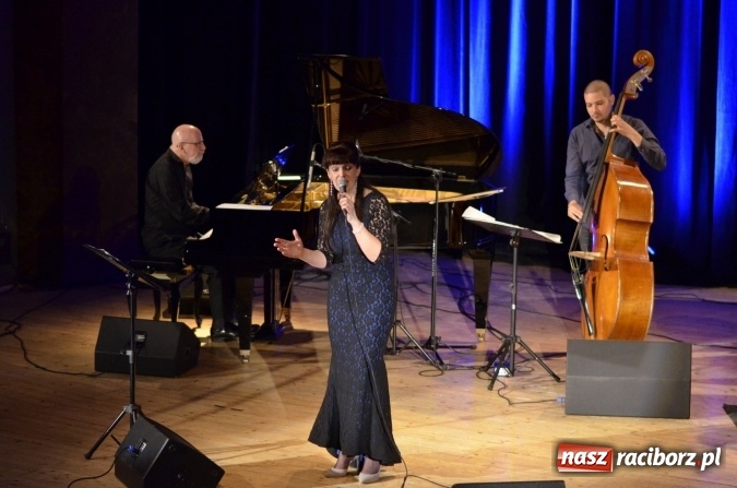 Zdjęcie w galerii na portalu naszraciborz.pl: Ballads for Ella - jazzowy wieczór w Raciborskim Centrum Kultury wiadomości z regionu
