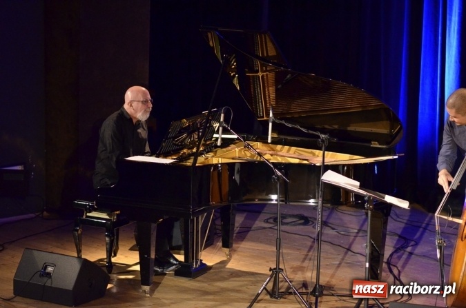 Zdjęcie w galerii na portalu naszraciborz.pl: Ballads for Ella - jazzowy wieczór w Raciborskim Centrum Kultury wiadomości z regionu