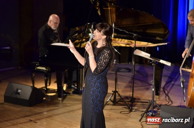 Zdjęcie w galerii na portalu naszraciborz.pl: Ballads for Ella - jazzowy wieczór w Raciborskim Centrum Kultury wiadomości z regionu