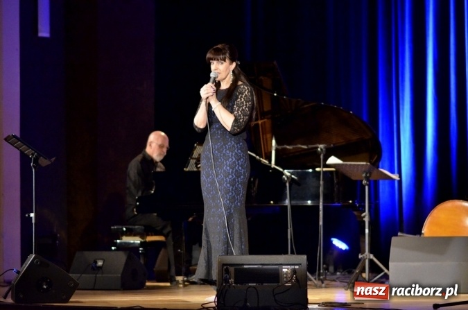 Zdjęcie w galerii na portalu naszraciborz.pl: Ballads for Ella - jazzowy wieczór w Raciborskim Centrum Kultury wiadomości z regionu