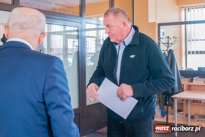 Zdjęcie w galerii na portalu naszraciborz.pl: Raciborski PKS otrzymał specjalistyczny defibrylator wiadomości z regionu