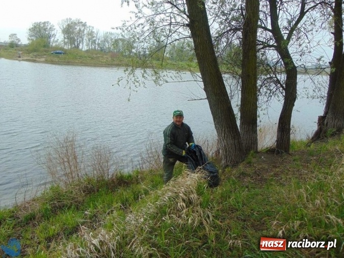 Zdjęcie w galerii na portalu naszraciborz.pl: Kolejna akcja sprzątania łowisk, tym razem w Sudole i Studziennej wiadomości z regionu