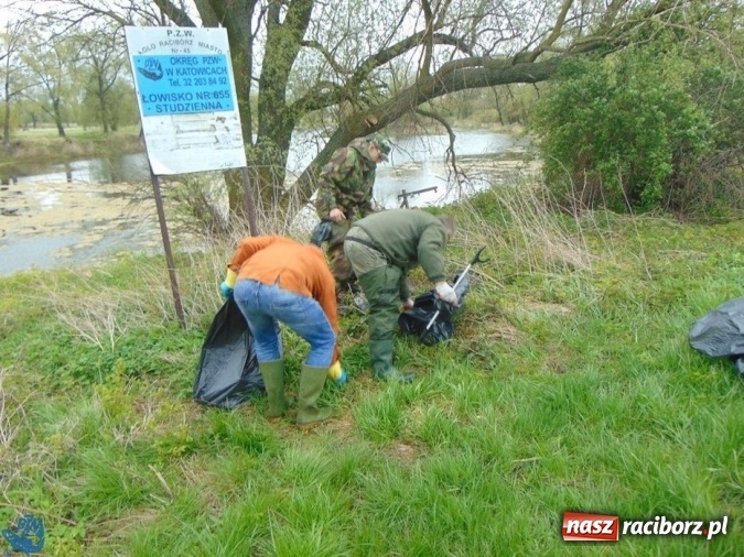 Zdjęcie w galerii na portalu naszraciborz.pl: Kolejna akcja sprzątania łowisk, tym razem w Sudole i Studziennej wiadomości z regionu