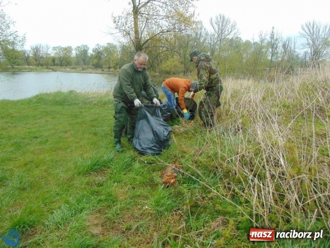 Zdjęcie w galerii na portalu naszraciborz.pl: Kolejna akcja sprzątania łowisk, tym razem w Sudole i Studziennej wiadomości z regionu
