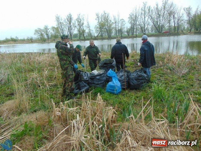Zdjęcie w galerii na portalu naszraciborz.pl: Kolejna akcja sprzątania łowisk, tym razem w Sudole i Studziennej wiadomości z regionu