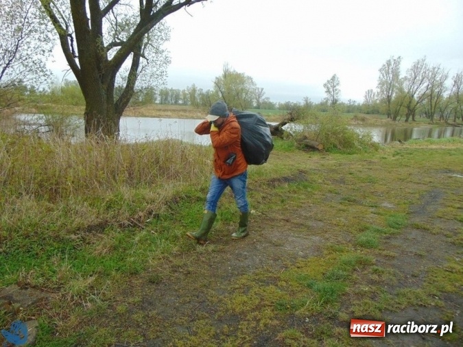 Zdjęcie w galerii na portalu naszraciborz.pl: Kolejna akcja sprzątania łowisk, tym razem w Sudole i Studziennej wiadomości z regionu