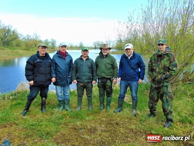 Zdjęcie w galerii na portalu naszraciborz.pl: Kolejna akcja sprzątania łowisk, tym razem w Sudole i Studziennej wiadomości z regionu
