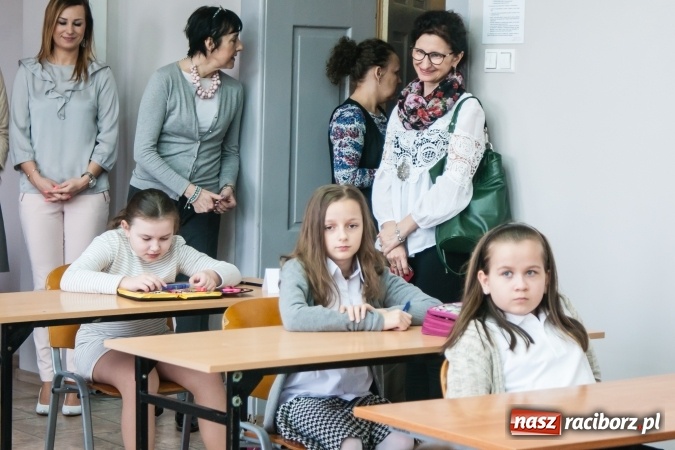 Zdjęcie w galerii na portalu naszraciborz.pl: VII Powiatowy Konkurs Języka Angielskiego za nami wiadomości z regionu