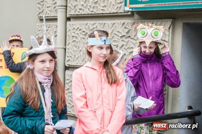 Zdjęcie w galerii na portalu naszraciborz.pl: Uczniowie SP13 obchodzili dziś Dzień Ziemi wiadomości z regionu