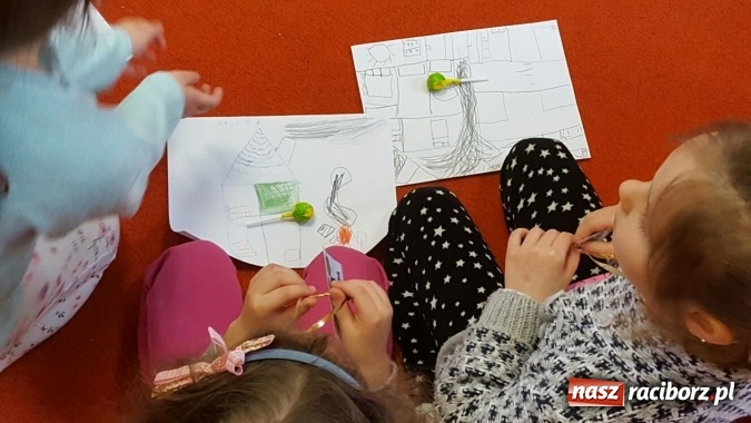 Zdjęcie w galerii na portalu naszraciborz.pl: Nie truj sąsiada - uczniowie CKZiU nr 1 edukują już w przedszkolu wiadomości z regionu