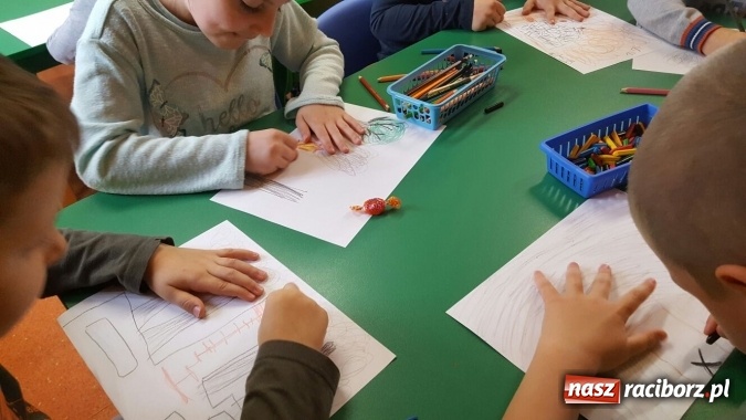 Zdjęcie w galerii na portalu naszraciborz.pl: Nie truj sąsiada - uczniowie CKZiU nr 1 edukują już w przedszkolu wiadomości z regionu