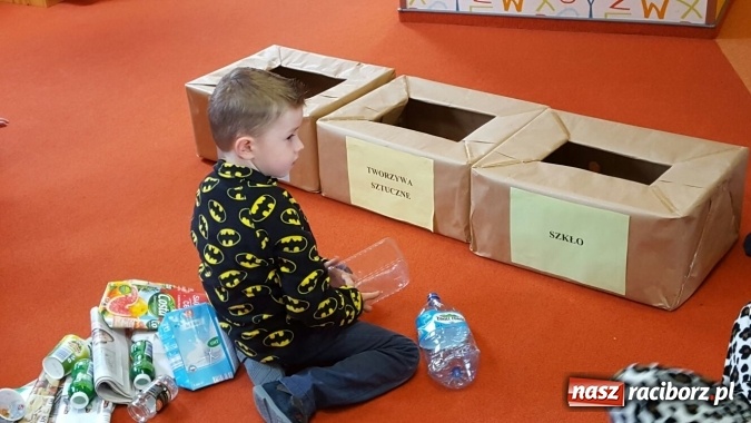 Zdjęcie w galerii na portalu naszraciborz.pl: Nie truj sąsiada - uczniowie CKZiU nr 1 edukują już w przedszkolu wiadomości z regionu