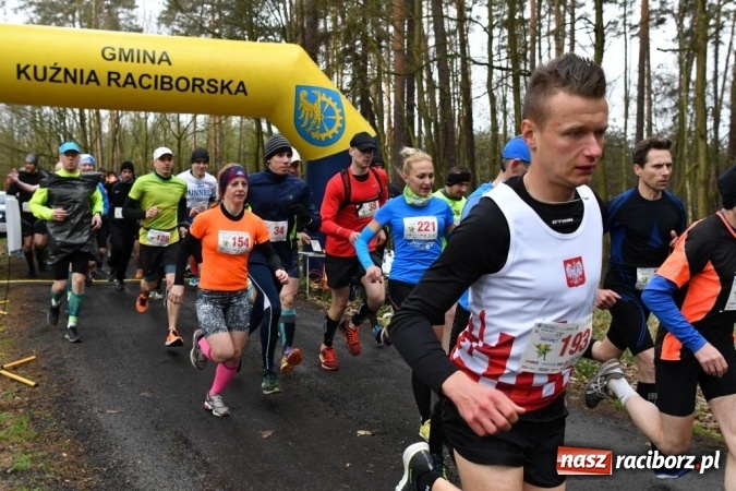 Zdjęcie w galerii na portalu naszraciborz.pl: Kuźniański Półmaraton Leśny RAFAMET. Cztery pory roku na trasie półmaratonu w Kuźni Raciborskiej wiadomości z regionu